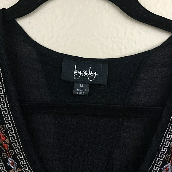 By & By Crossover Back Sleeveless Top Size M (Jr) - Picture 2 of 7